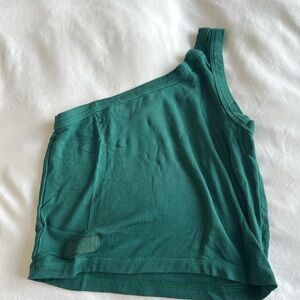 One shoulder set active top